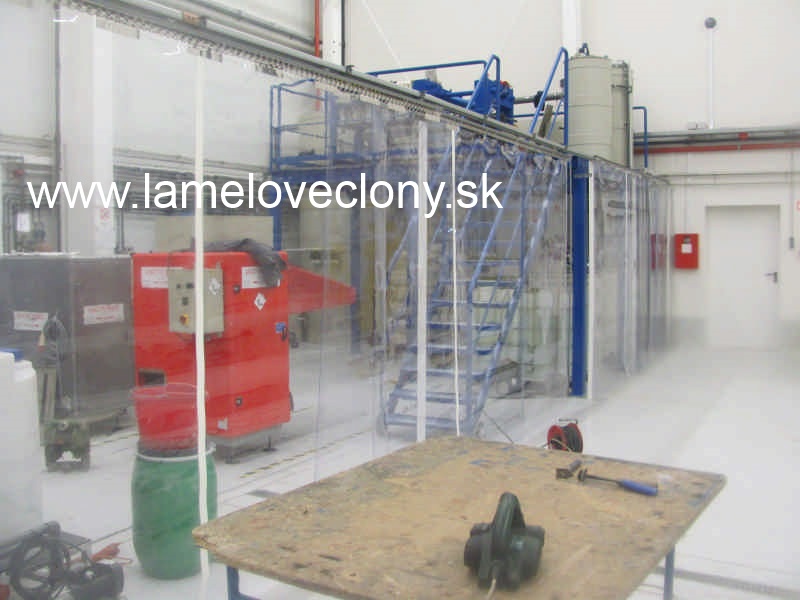 Plastove priemyselne PVC zavesy - lamelove clony - oddelenie prasneho priestoru