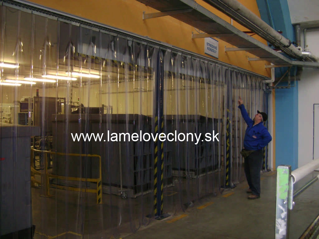 plastovy priemyselny PVC zaves - lamelova clona - ako predelenie priestoru